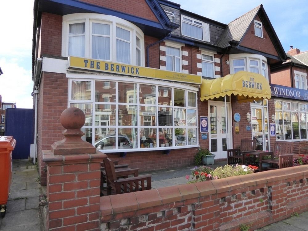 The Berwick - Over 40'S Only Blackpool Dış mekan fotoğraf